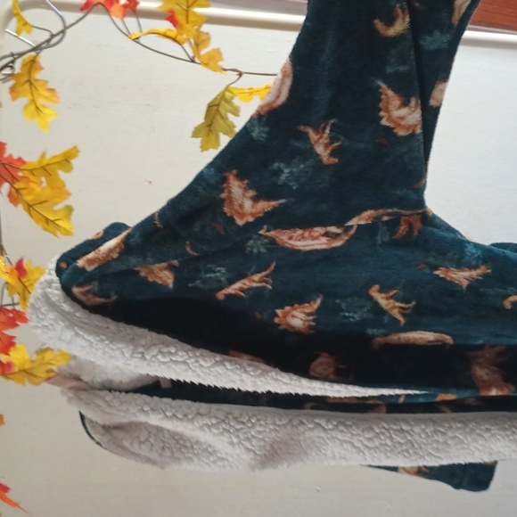 Dinosaur Plush Robe!! - Picture 4 of 8